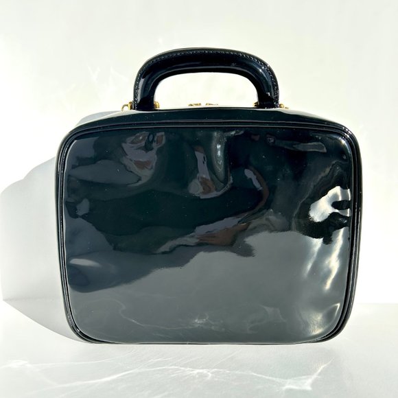 Chanel Timeless Zip Around Vanity Shoulder Bag - Picture 4 of 16